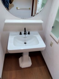 木の質感やぬくもりを感じられる木目調でスタイリッシュに　目黒区M様邸